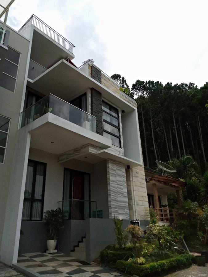 Villa Valencia Batu  Exterior foto